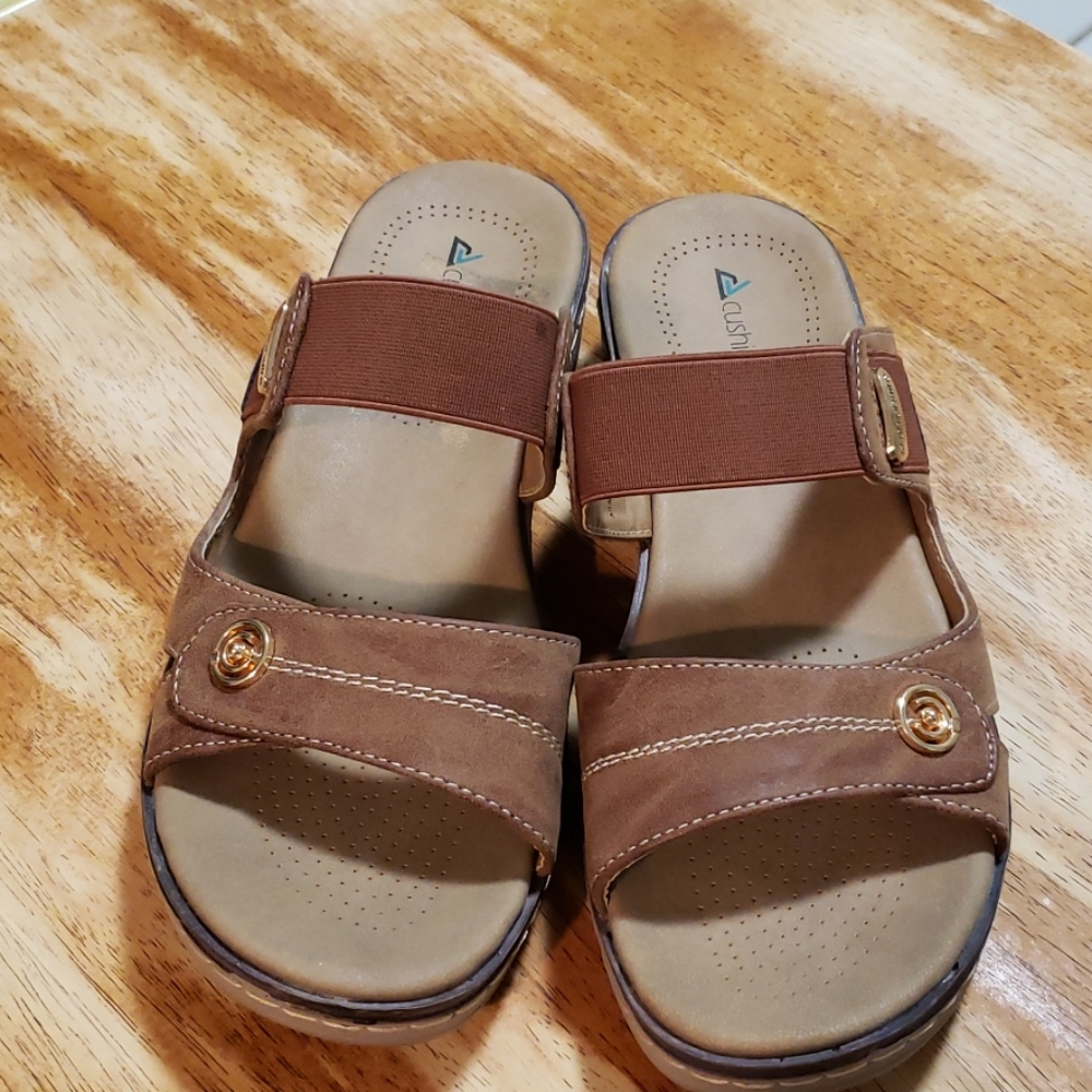 Cushionaire Sandals